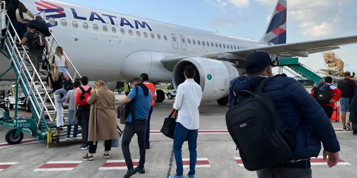 Presidenta de Ositran señala a las aerolíneas por el cobro de la TUUA: “Si se incorpora en los boletos, no habría problema”