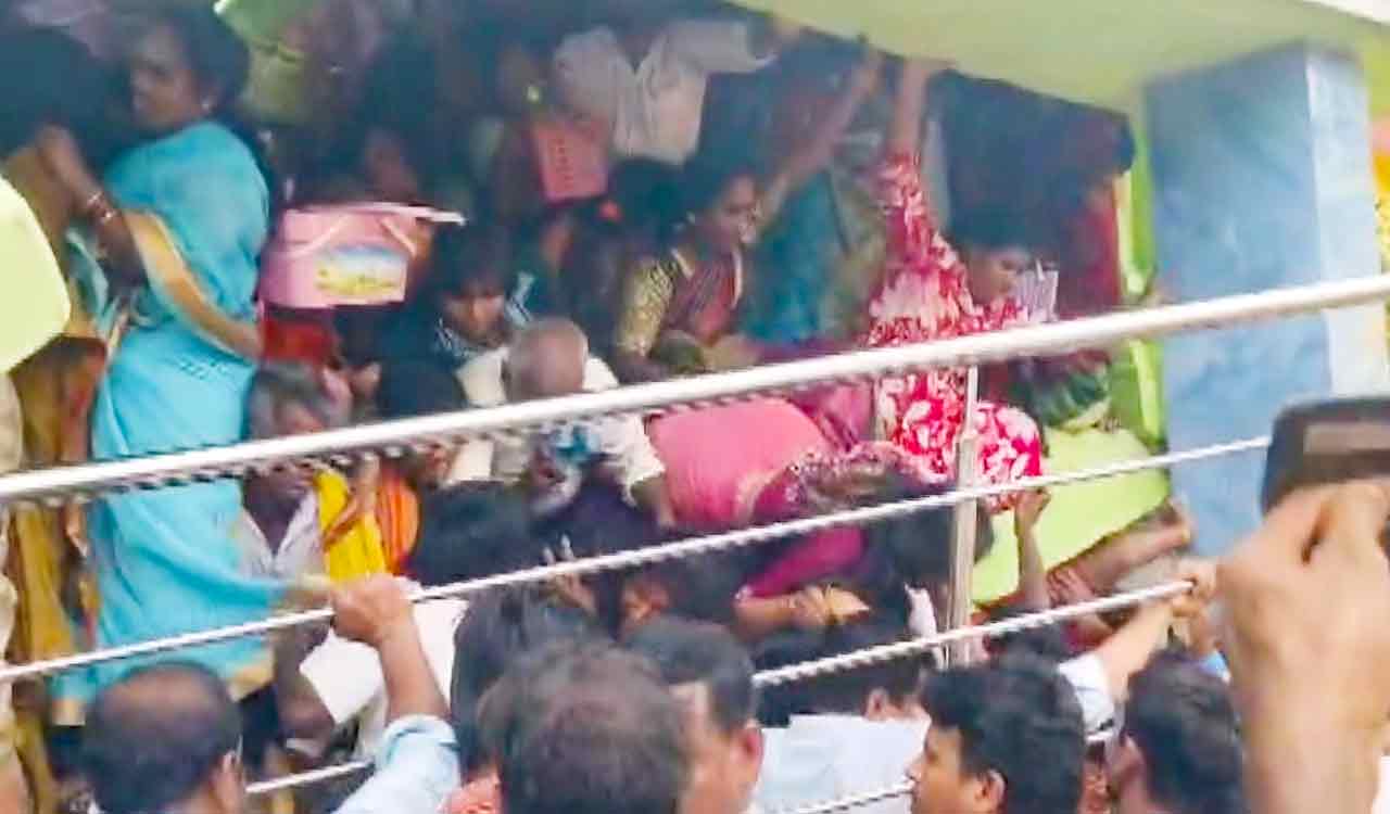 Toll rises to ten in temple stampede at Kasibugga in Andhra Pradesh