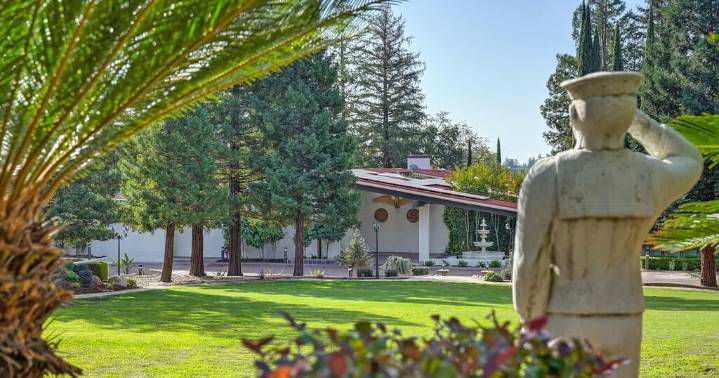 Home Ronald and Nancy Reagan commissioned as California Governor's Mansion hits the market