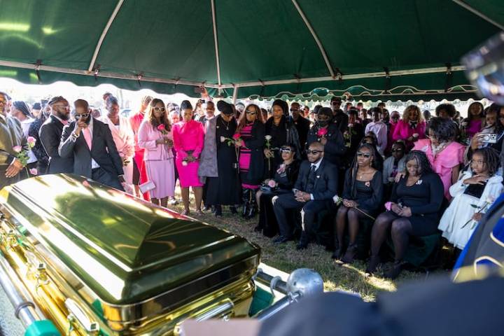 At Kada Scott’s funeral, hundreds united in sorrow