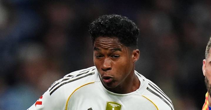 Manchester United's next transfer decided after 'direct talks' as £44m alternative emerges