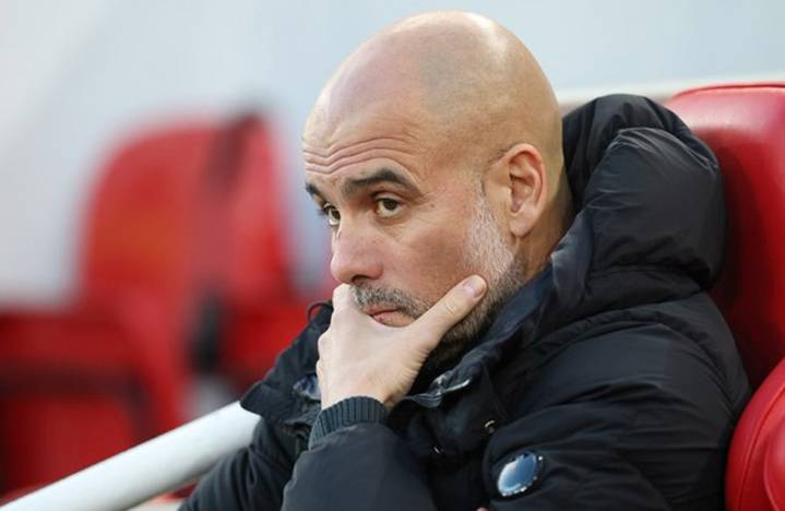 Guardiola, visiblemente enfadado con un cámara en el partido del Newcastle