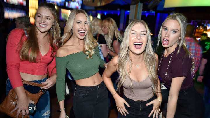 Sarasota’s biggest pub crawl returns on Thanksgiving Eve. See video