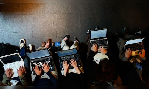 US jobless claims totalled 232,000 in week ended October 18