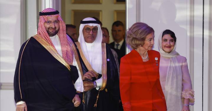 La Reina Sofía entrega el Premio Internacional Príncipe Talal: un millón de dólares en cuatro categorías