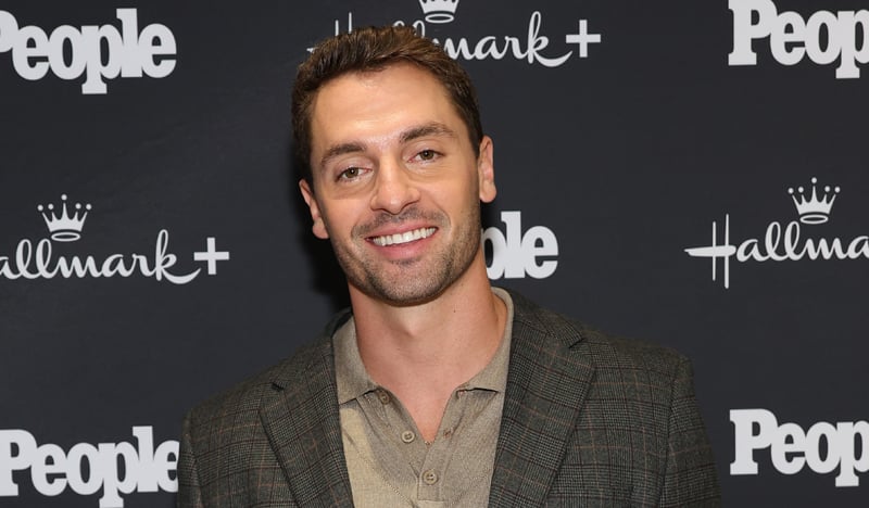 Ezra Moreland Makes Hallmark Return in ‘Christmas on Duty,’ One Year After Winning ‘Finding Mr. Christmas’ | Ezra Moreland, Finding Mr. Christmas, Hallmark Channel | Celebrity News and Gossip | Entert