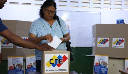 CNE extiende jornada electoral en la cuarta Consulta Popular Nacional