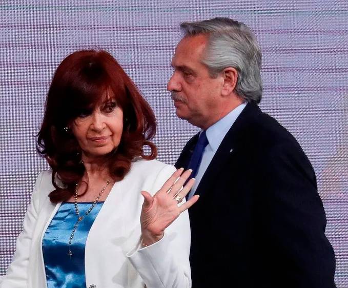 Alberto Fernández reapareció con todo: cruzó a Cristina por su carta y respaldó a Kicillof