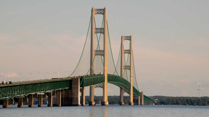 One person jumps to their death on Mackinac Bridge, authorities say