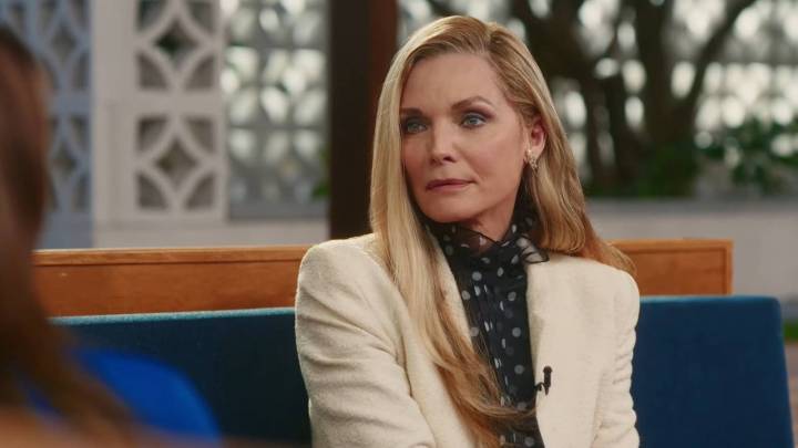 Michelle Pfeiffer Stars In First Trailer For Holiday Comedy Oh What Fun On Prime Video