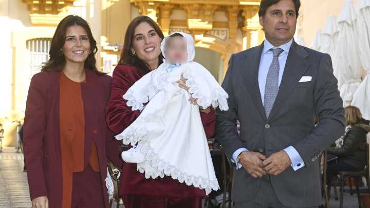 Lourdes Montes y Tana Rivera deslumbran en el bautizo de Nicolás con dos looks de firma española que ya arrasan en Sevilla