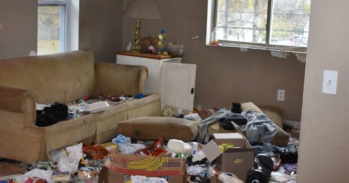 Pontiac mom arrested, allegedly abandoned 3 kids in apartment without plumbing, littered with feces