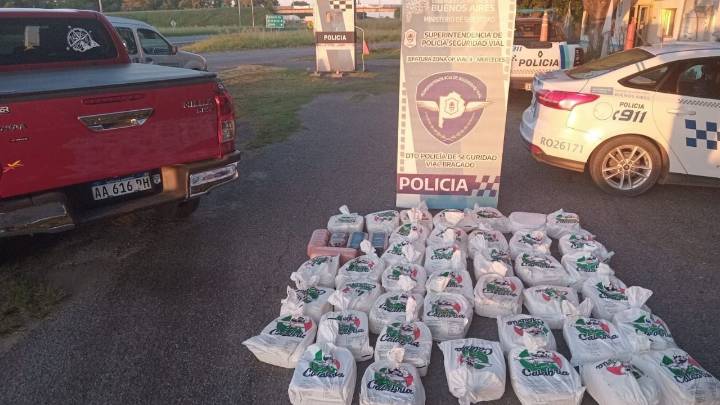 Secuestran un arma de fuego y fiambres en la Ruta N° 5