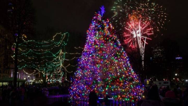When do Boston’s holiday and Christmas lights go up this year?