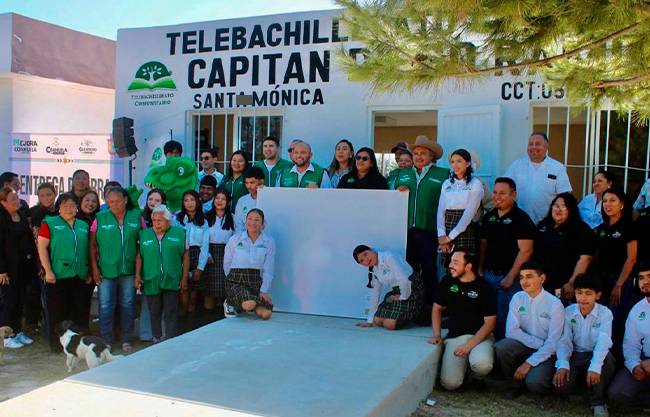 Entrega alcalde Mario Cedillo remodelación de biblioteca