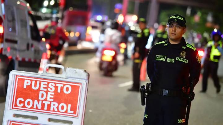 Más de 500 motos y 40 vehículos fueron inmovilizados durante la noche de Halloween en Medellín