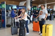 Cientos de retrasos y cancelaciones de vuelos en LAX