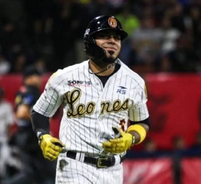 Harold Castro llegó dando batazos y llevándose honores