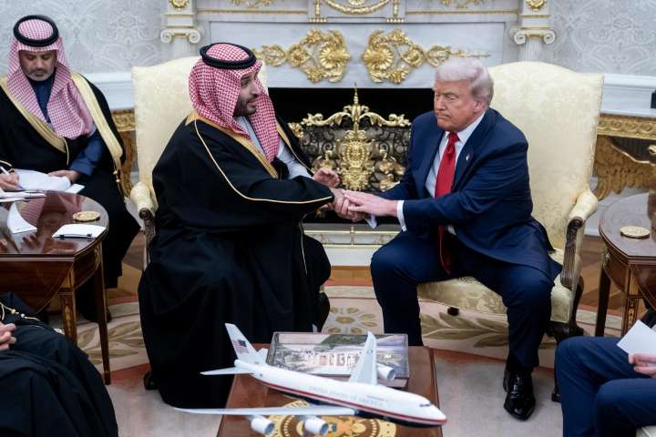 Trump autoriza la venta a Arabia Saudí de los cazas F