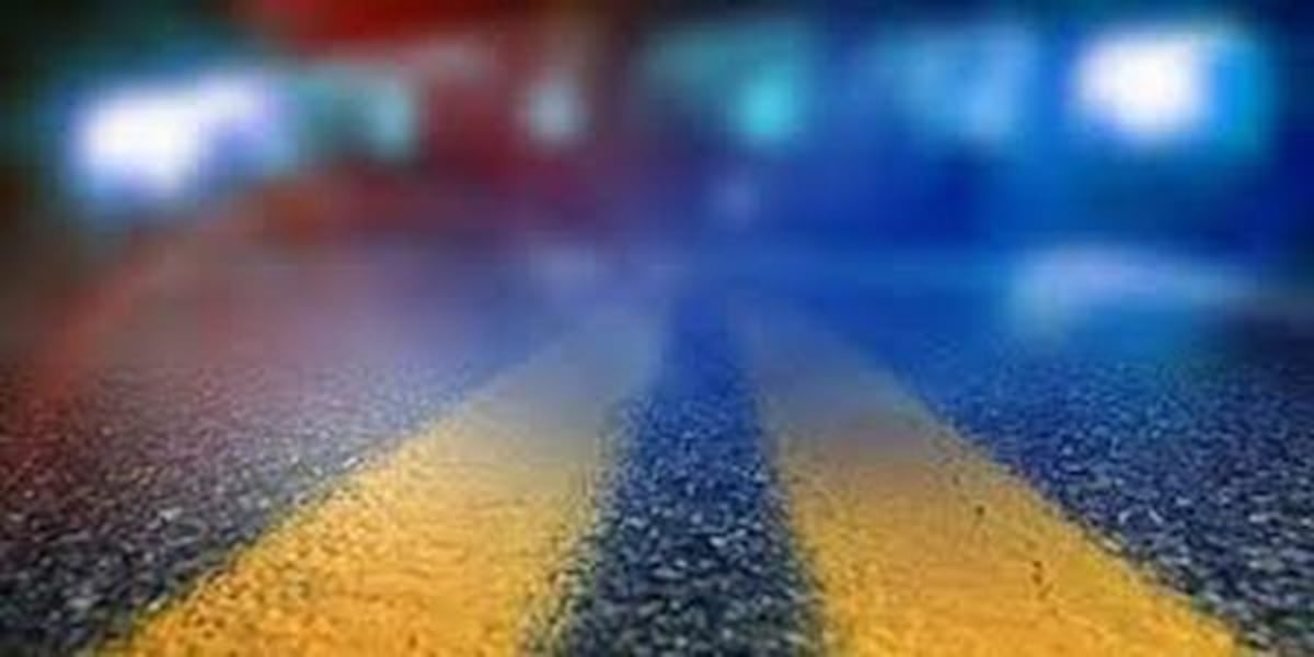 Crash closes Kanawha County roadway