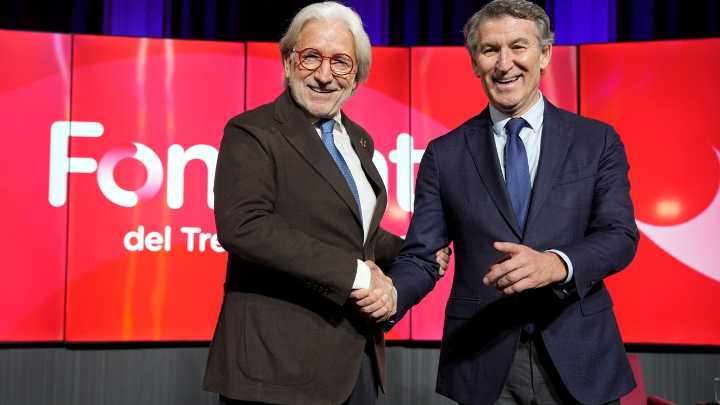 Feijóo, ante Foment: “Me sobran ganas de presentar una moción de censura; me faltan los votos de los suyos"”