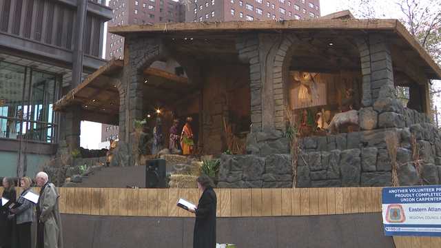 Pittsburgh creche dedicated outside US Steel Tower downtown