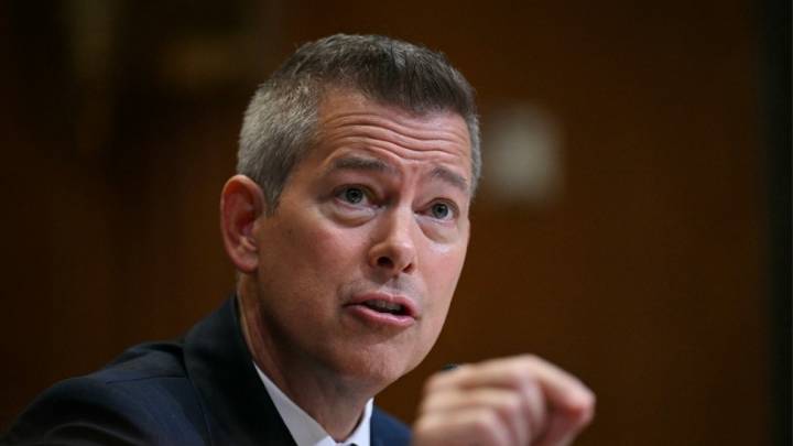 El secretario de Transporte advierte más retrasos y cancelaciones aéreas si no se pone fin al cierre federal