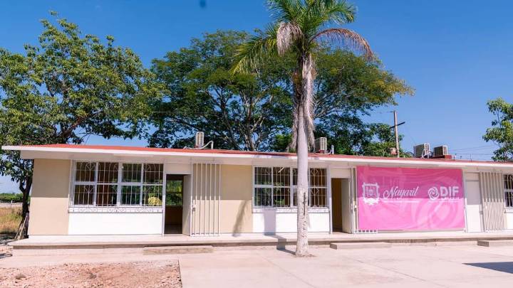 Concluye remodelación de telesecundaria en Tecuala para la niñez