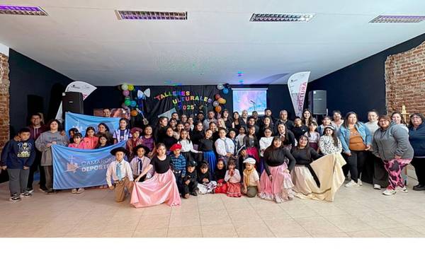 El Municipio de Camarones cerró talleres anuales con una muestra de aprendizajes y entrega de certificados