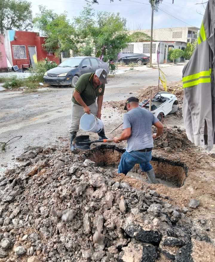 Reparó COMAPA fugas de agua potable en el fraccionamiento San Valentín