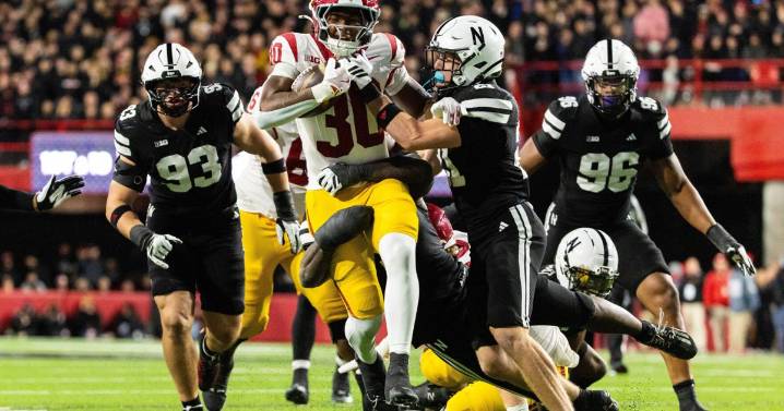 No. 23 USC comes back in 2nd half to beat Nebraska 21-17 and extend Huskers' losing streak vs Top 25