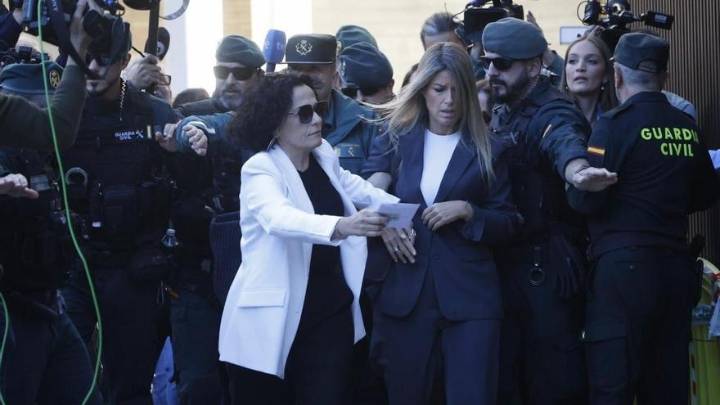 Maribel Vilaplana, a su llegada al juzgado de Catarroja