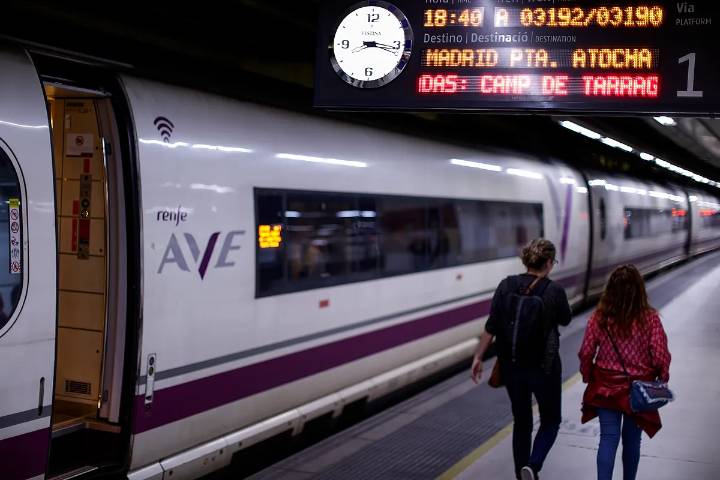 Puente anuncia el proyecto AV350 para conectar Madrid-Barcelona en menos de dos horas con trenes a 350 kilómetros por hora