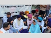 Amritpal Singh's father Tarsem Singh reaches Panjab University to join students protest Photo Source: Babushahi Bureau [ FULL VIEW ]