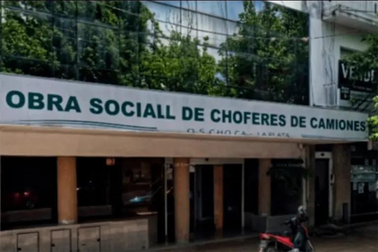 Robaron dos cajas fuertes con documentación en una sede de Camioneros