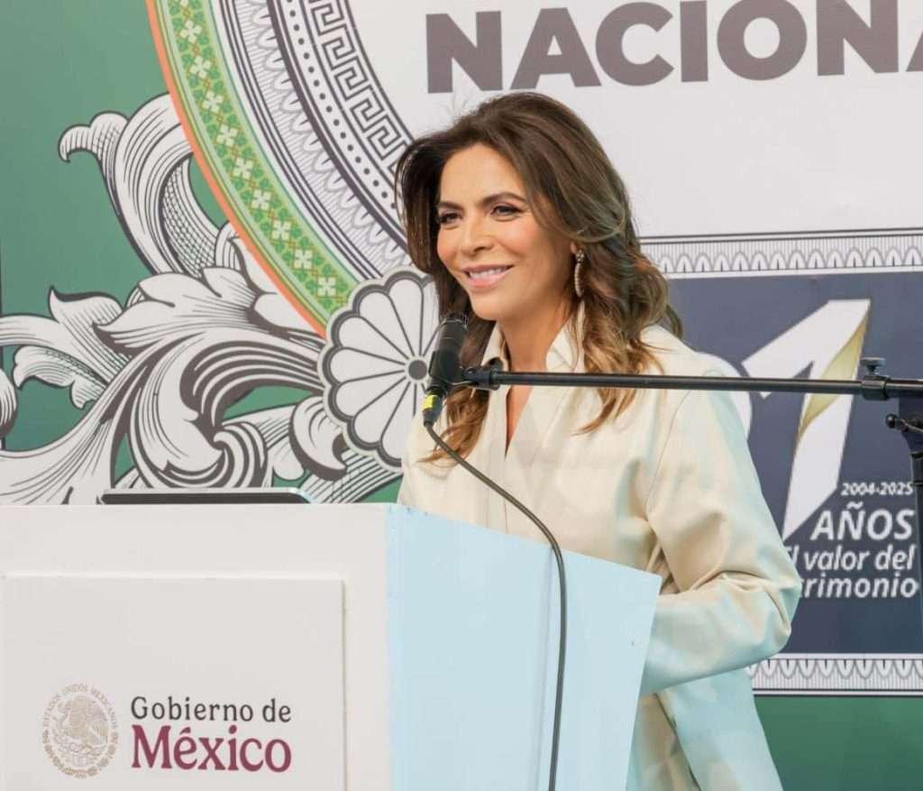 Presentan billete de Lotería Nacional en conmemoración del Día del Valuador