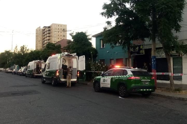 Femicidio en Santiago: mujer es asesinada con arma blanca y su pareja se encuentra grave