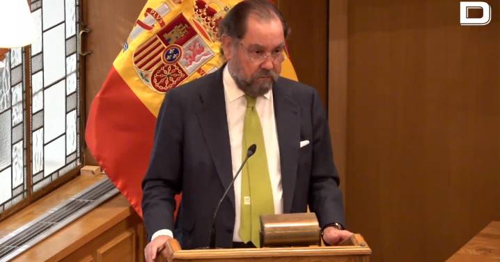 Pérez-Maura ensalza la figura de Juan Carlos I: «Tuvo los mismos poderes que Franco y los cedió voluntariamente»