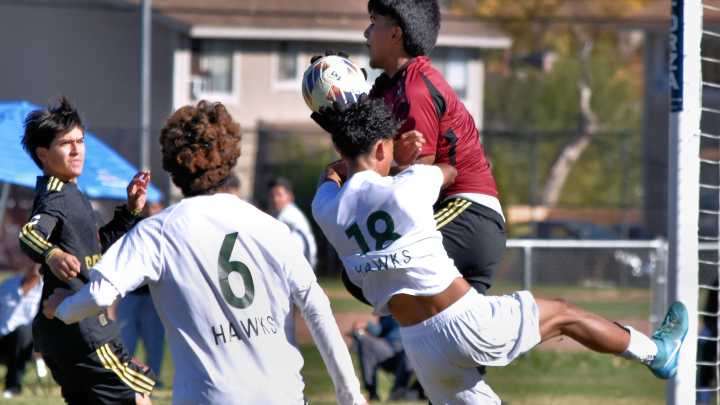 Hug wins 5A-North soccer Regional title in second overtime over Sparks
