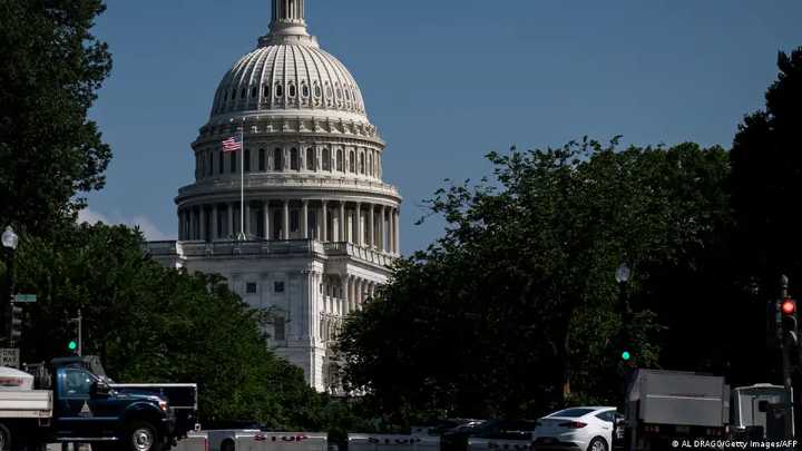 Trump firma la reapertura del gobierno tras el cierre más largo en la historia de EEUU