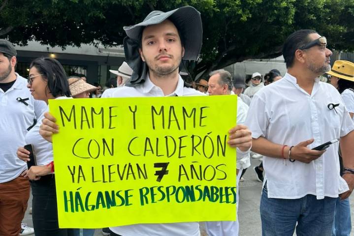 Cientos marchan contra la violencia y el mal gobierno