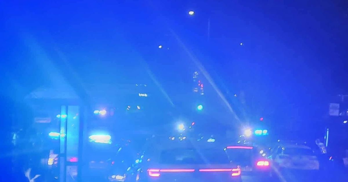 Edinburgh residents told to 'move away' from scene as police rush to 'incident'