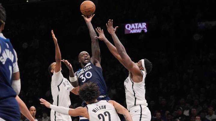 Julius Randle has a triple-double to lead the Timberwolves past the winless Nets
