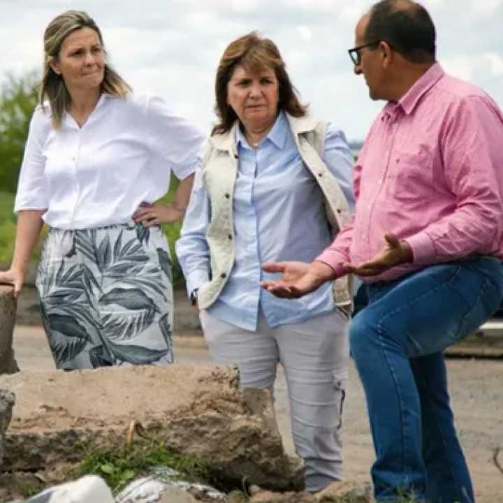 Patricia Bullrich recorrió zonas inundadas en la provincia de Buenos Aires: prometió ayuda