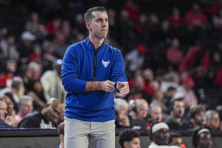 Deadspin | Buffalo breezes to victory over turnover-prone DePaul