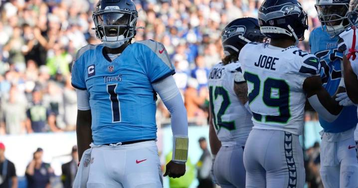 QB Cam Ward's improvement offers hope for future amid Titans' struggles