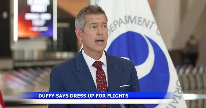 Transportation Secretary urges travelers to dress better at airports for holiday travel