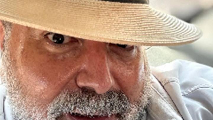 Muere Héctor Terrones, el diseñador mexicano que vistió a las estrellas y marcó la moda nacional