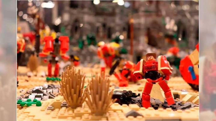 Las piezas de LEGO conquistan La Azucarera: el mayor evento nacional (y gratuito) de estas figuras se instala en Zaragoza