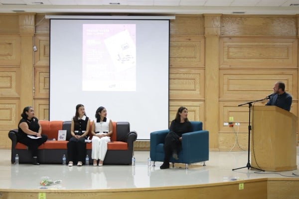 Galería.- Presentan Libro “Hormigas entre Gigantes”